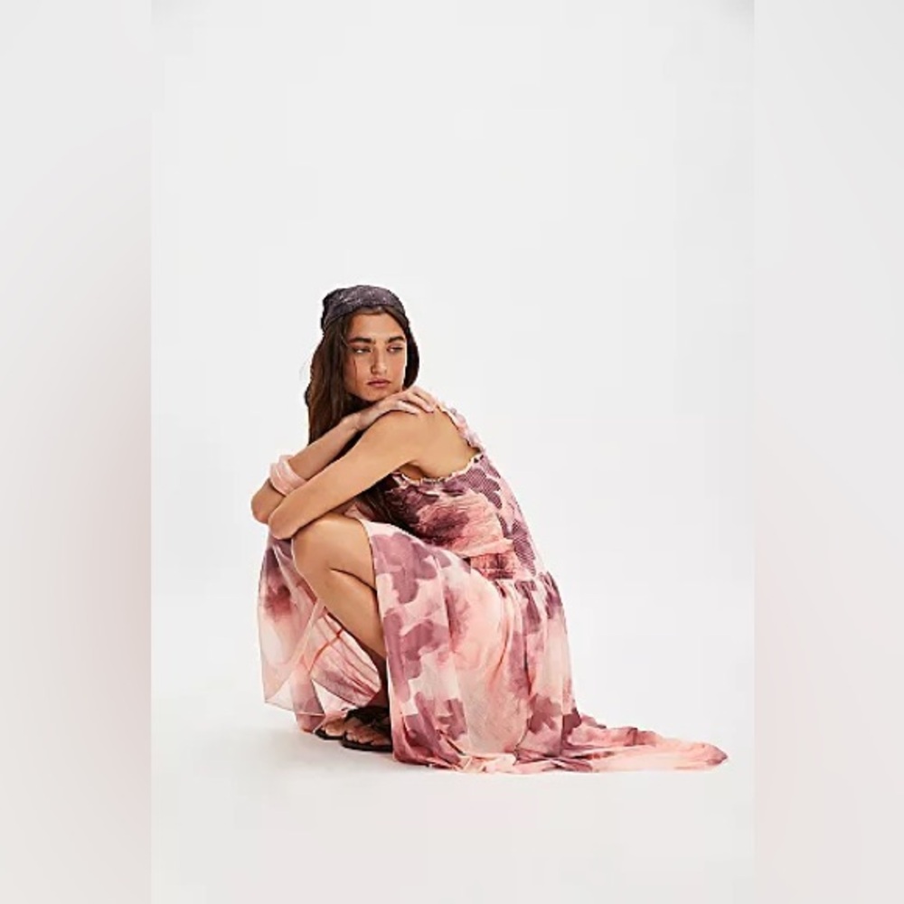 Free People Tessa Smocked Midi Dress Blush Pink Watercolor Pattern NWT Size L - Picture 5 of 12